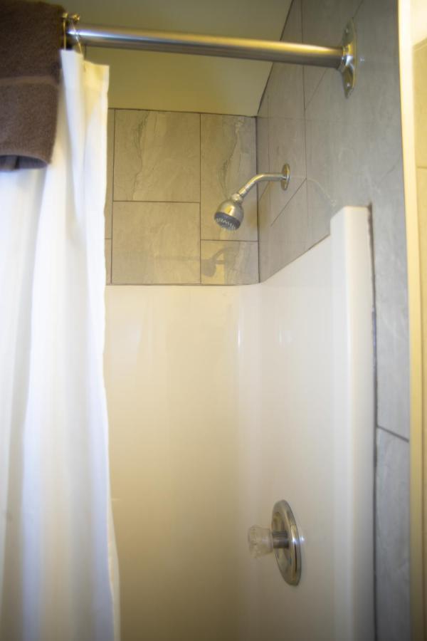 Stardust Motel Camrose Dış mekan fotoğraf