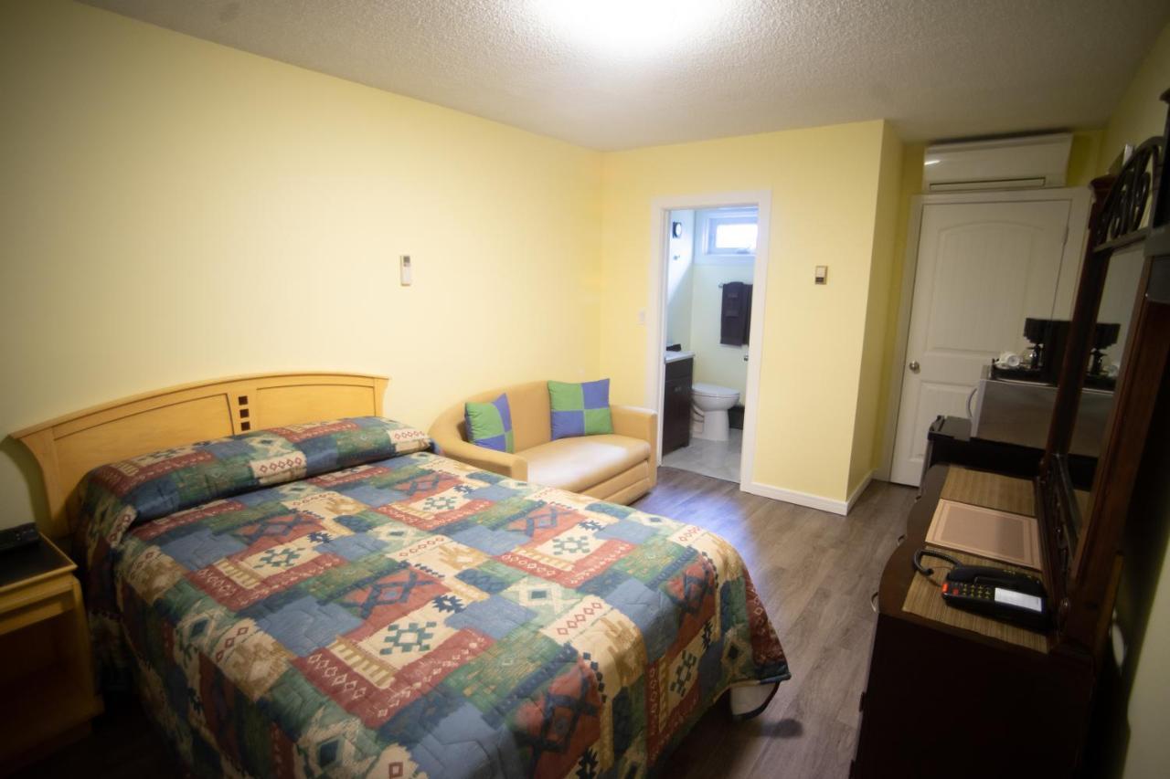 Stardust Motel Camrose Dış mekan fotoğraf